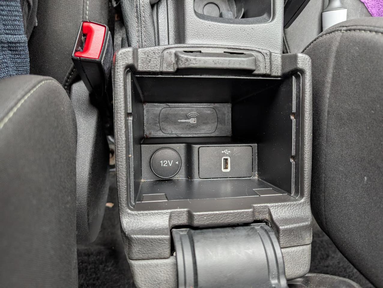 2018 Ford Focus SEL HATCH Photo