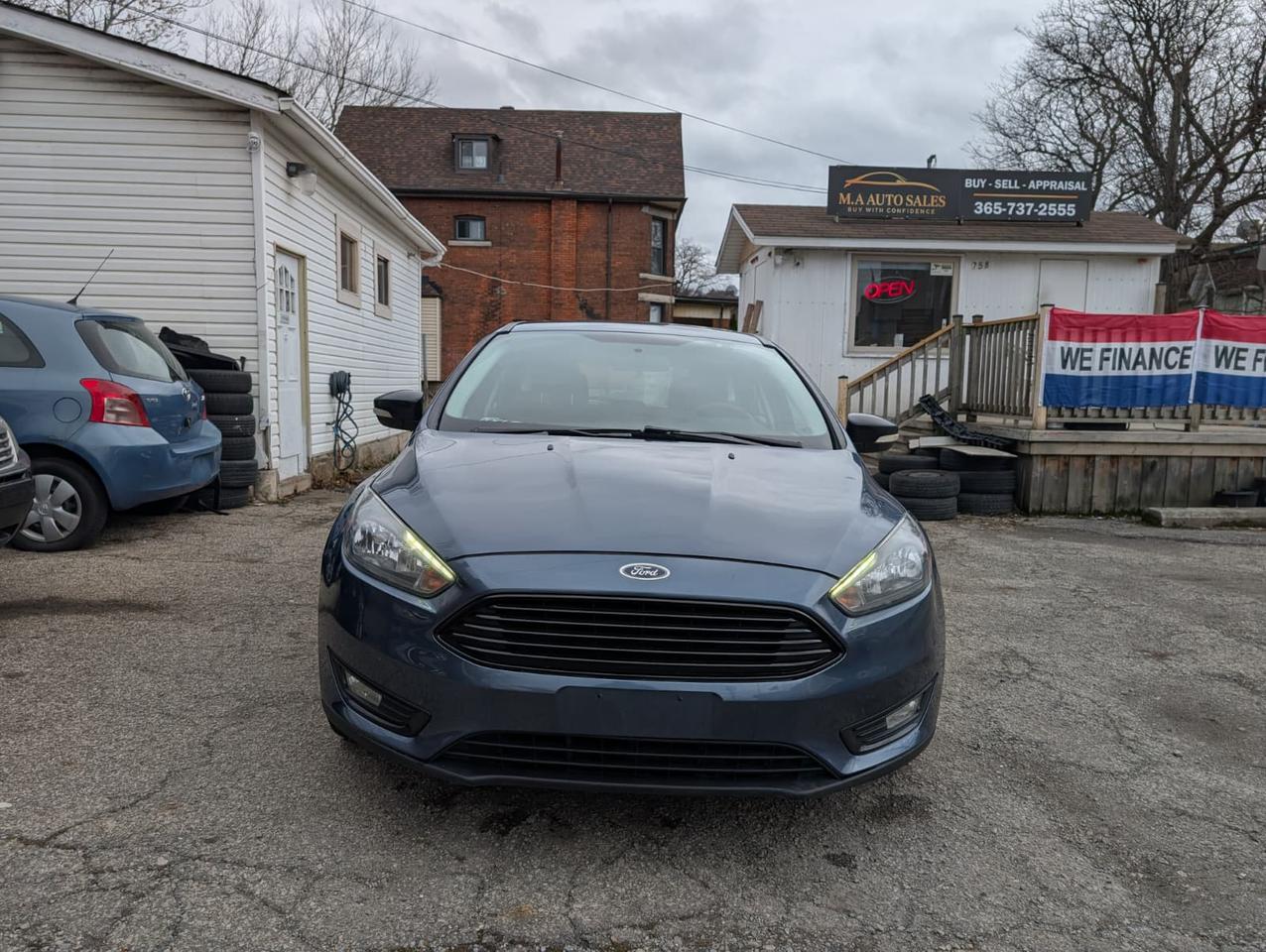 2018 Ford Focus SEL HATCH - Photo #1