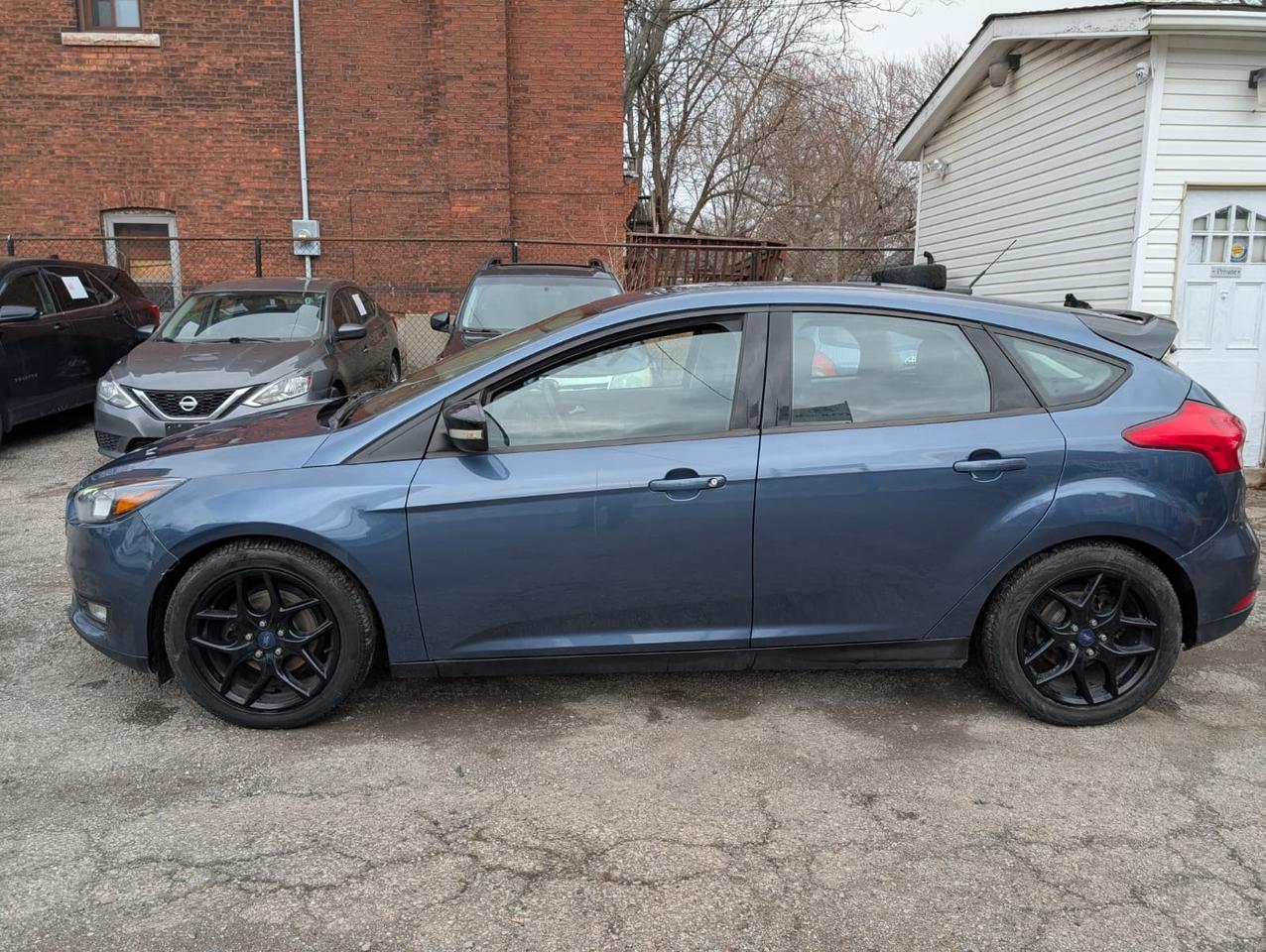 2018 Ford Focus SEL HATCH Photo2