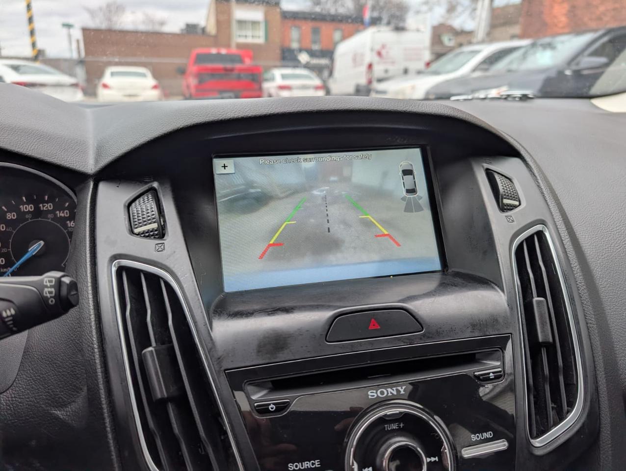 2018 Ford Focus SEL HATCH Photo