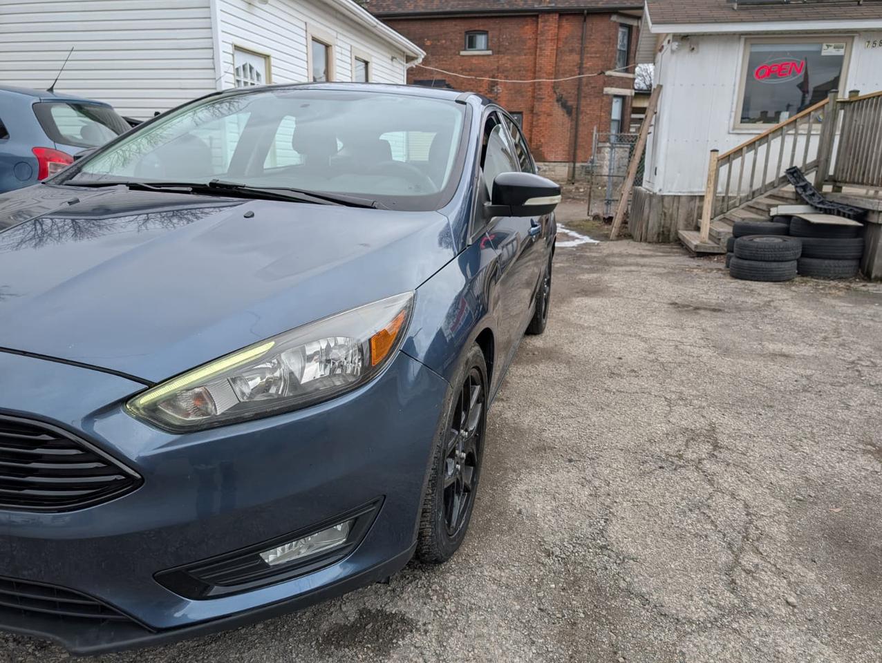 2018 Ford Focus SEL HATCH Photo