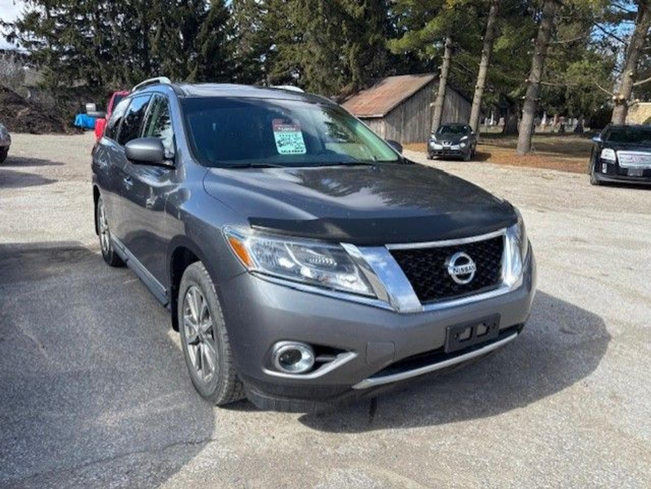 2015 Nissan Pathfinder SL Photo