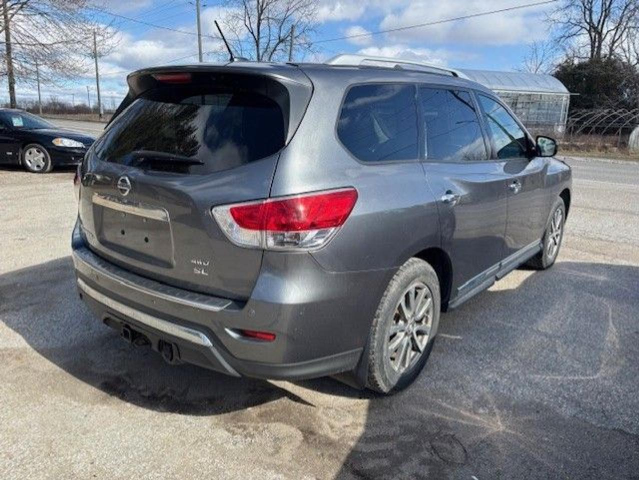 2015 Nissan Pathfinder SL Photo4