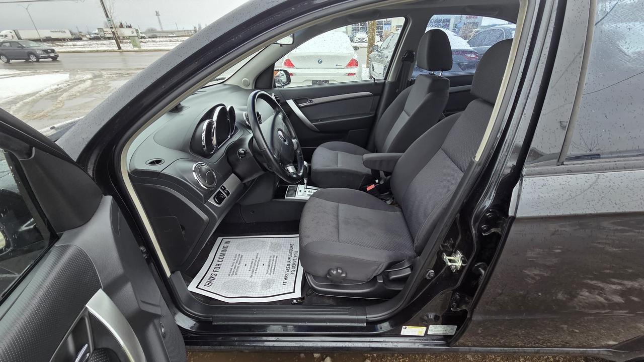 2009 Pontiac G3 WAVE SE, LOW KMS, ONLY 75KMS, AUTO, CERTIFIED Photo