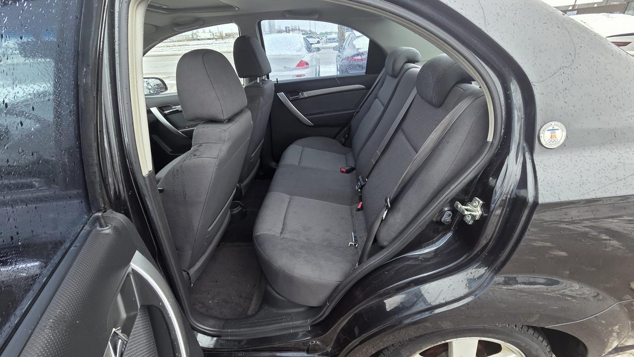 2009 Pontiac G3 WAVE SE, LOW KMS, ONLY 75KMS, AUTO, CERTIFIED Photo