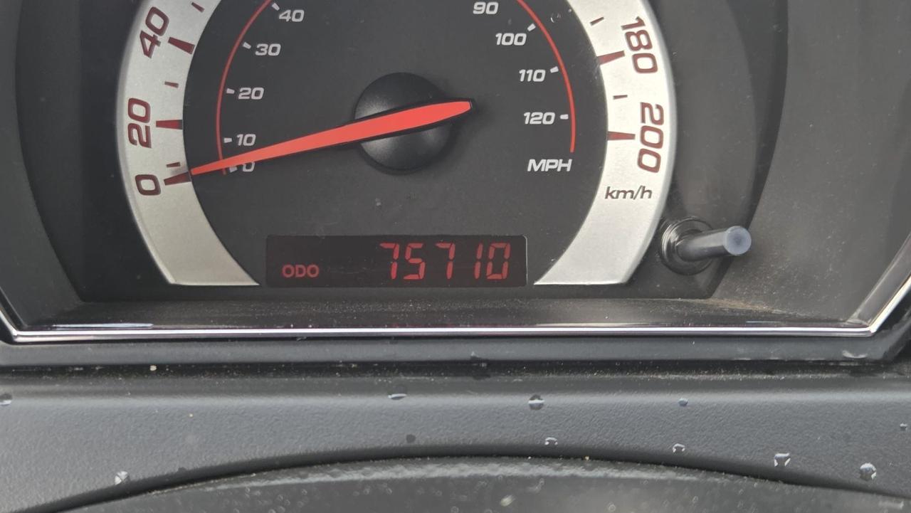 2009 Pontiac G3 WAVE SE, LOW KMS, ONLY 75KMS, AUTO, CERTIFIED Photo