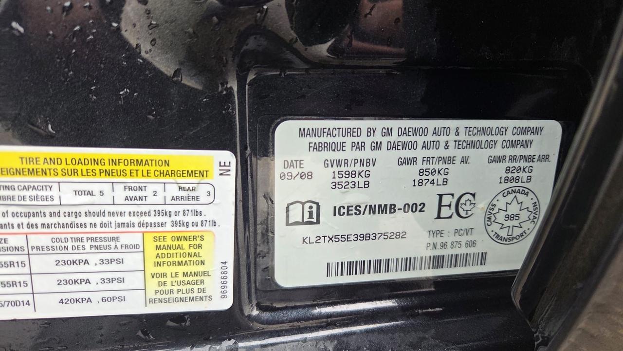 2009 Pontiac G3 WAVE SE, LOW KMS, ONLY 75KMS, AUTO, CERTIFIED Photo