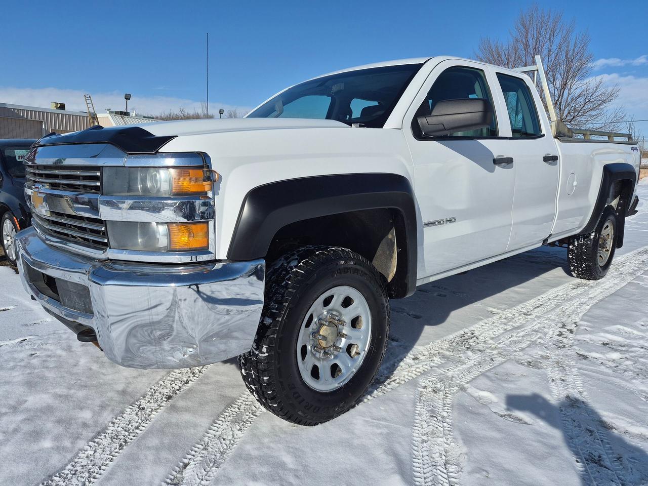 Used 2018 Chevrolet Silverado 2500 4x4, 6.0 litrer Double cab BU Cam, Tow Package for sale in Edmonton, AB