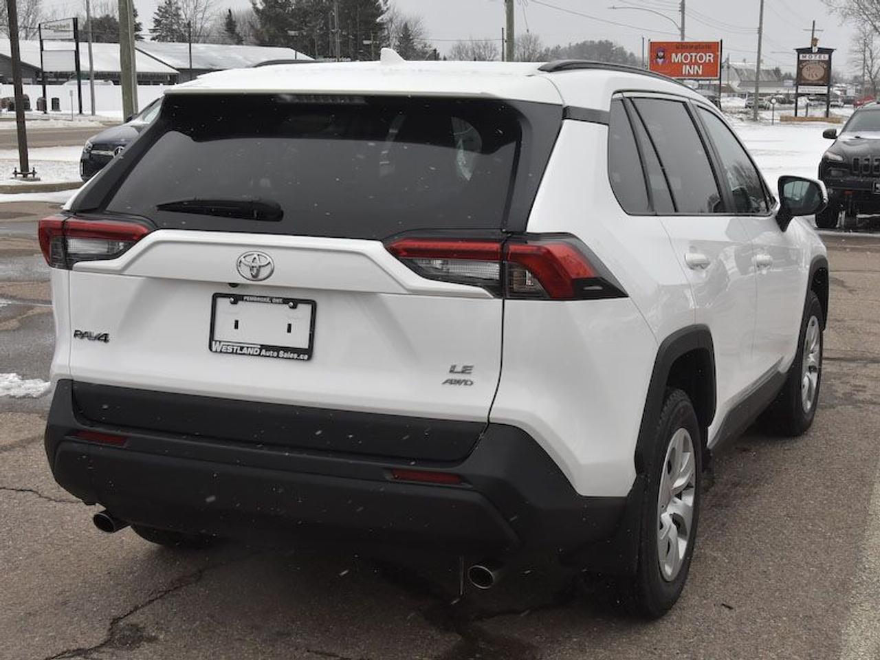 2021 Toyota RAV4 LE AWD Photo