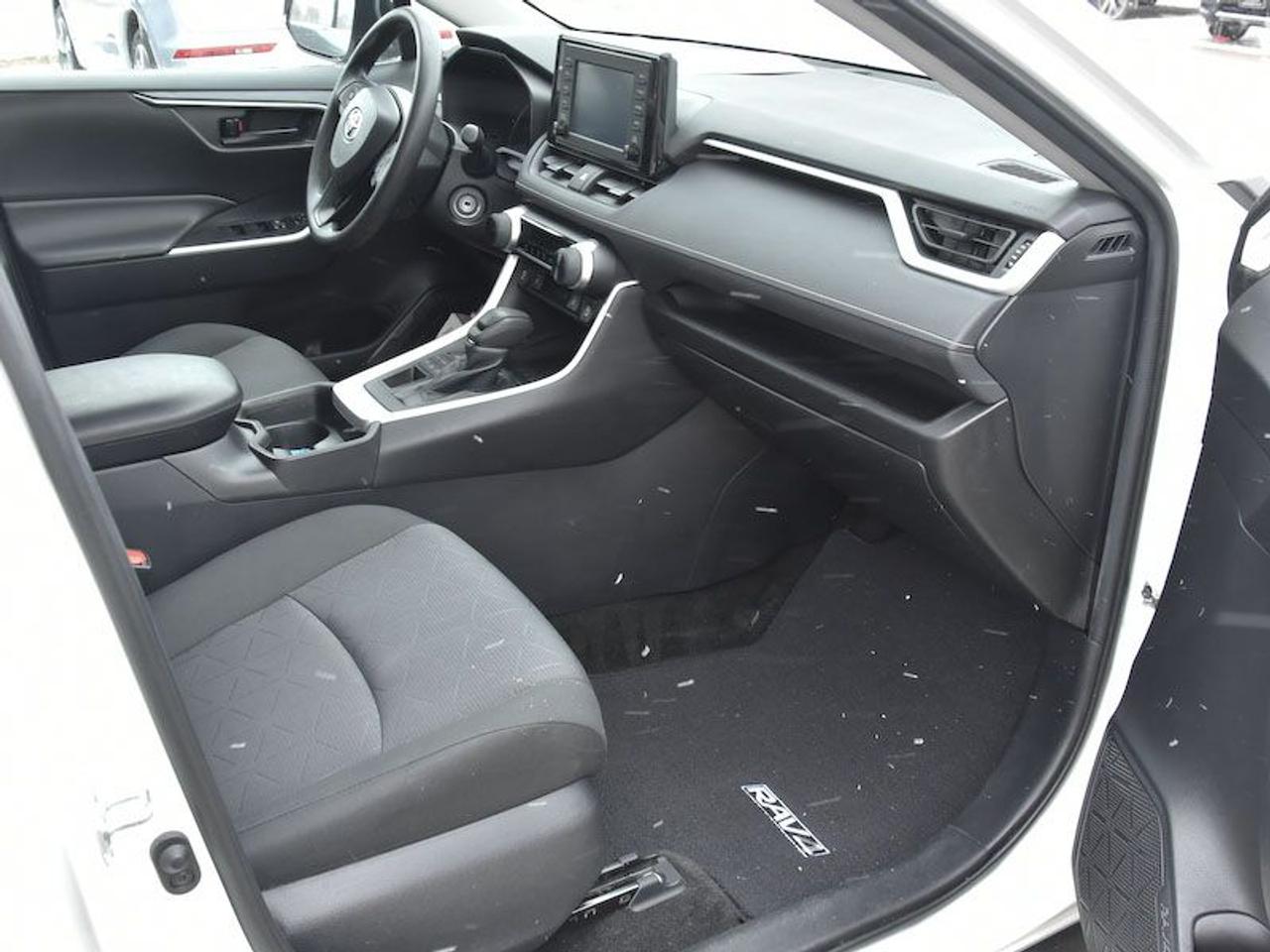 2021 Toyota RAV4 LE AWD Photo