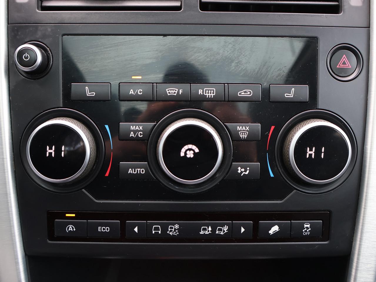 2016 Land Rover Discovery Sport HSE LUXURY AWD CERTIFIED *7 SEATS*L.R MAINTAIN* CAMERA NAV HEATED SEATS/STEERING BLUETOOTH PANO ROOF CRUISE ALLOYS Photo