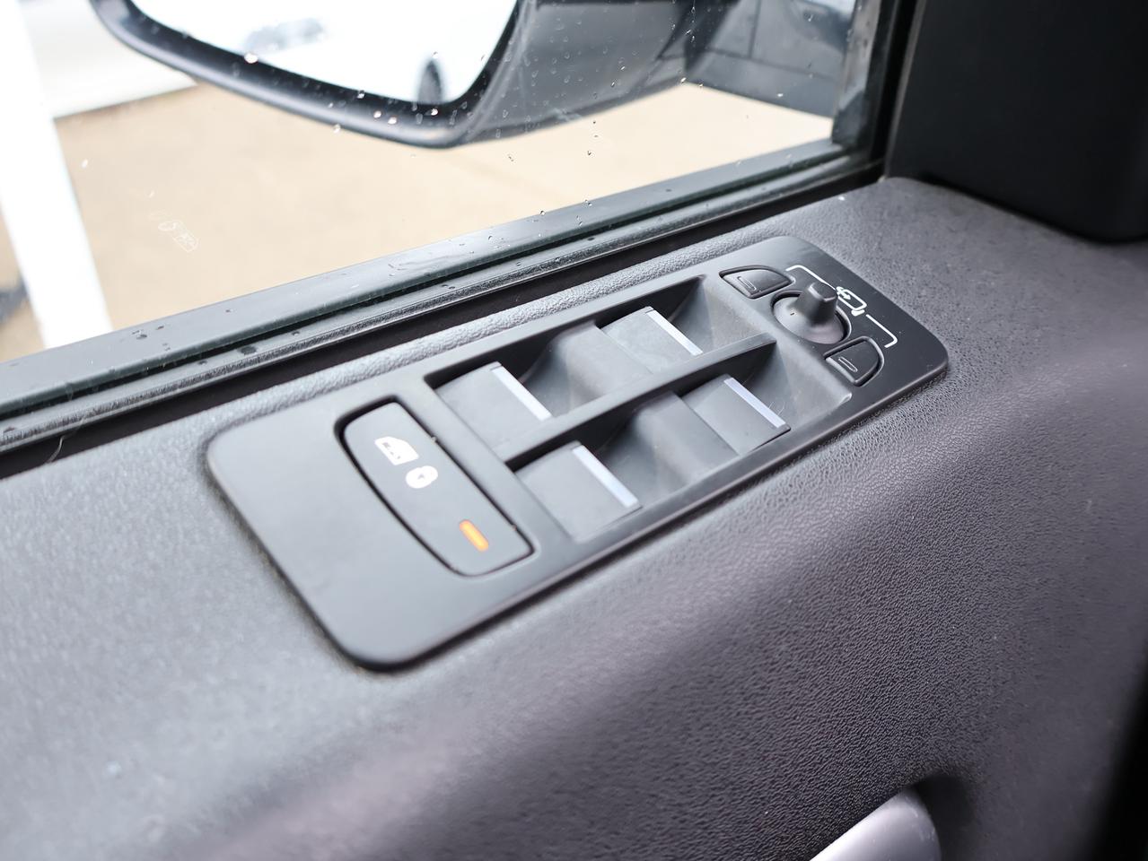 2016 Land Rover Discovery Sport HSE LUXURY AWD CERTIFIED *7 SEATS*L.R MAINTAIN* CAMERA NAV HEATED SEATS/STEERING BLUETOOTH PANO ROOF CRUISE ALLOYS Photo