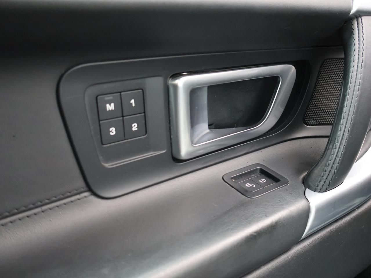 2016 Land Rover Discovery Sport HSE LUXURY AWD CERTIFIED *7 SEATS*L.R MAINTAIN* CAMERA NAV HEATED SEATS/STEERING BLUETOOTH PANO ROOF CRUISE ALLOYS Photo