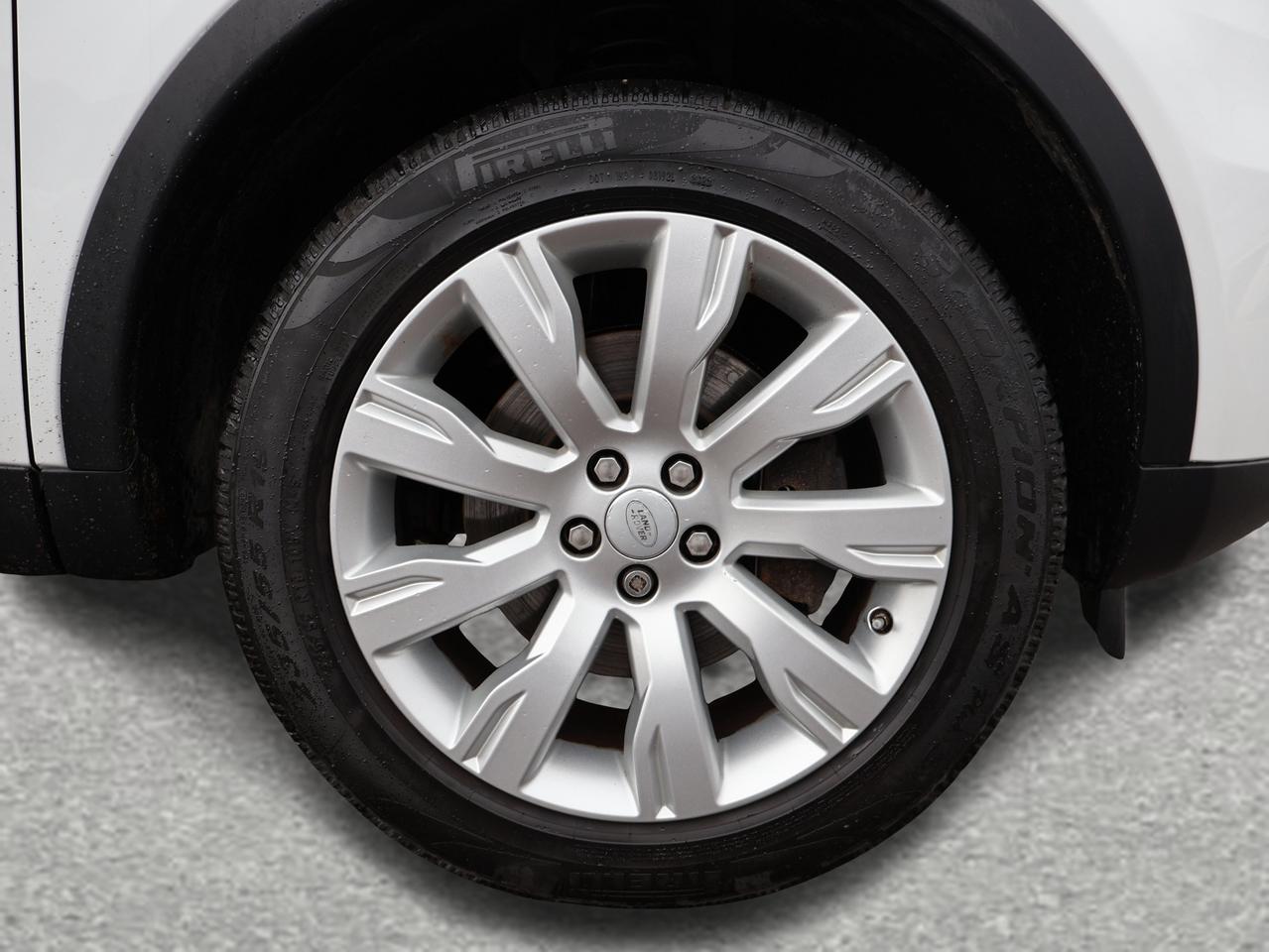 2016 Land Rover Discovery Sport HSE LUXURY AWD CERTIFIED *7 SEATS*L.R MAINTAIN* CAMERA NAV HEATED SEATS/STEERING BLUETOOTH PANO ROOF CRUISE ALLOYS Photo