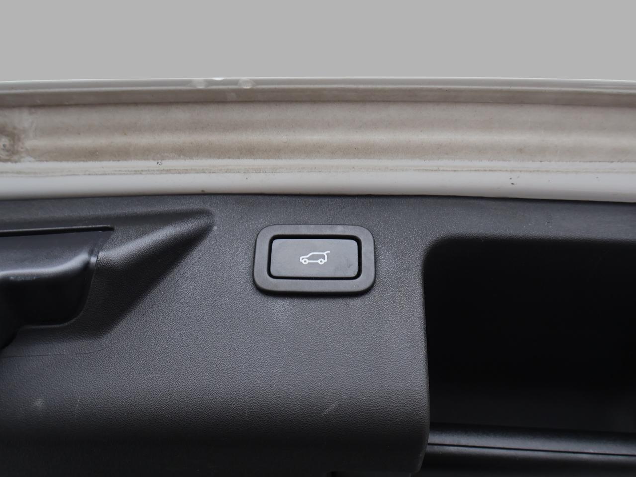 2016 Land Rover Discovery Sport HSE LUXURY AWD CERTIFIED *7 SEATS*L.R MAINTAIN* CAMERA NAV HEATED SEATS/STEERING BLUETOOTH PANO ROOF CRUISE ALLOYS Photo