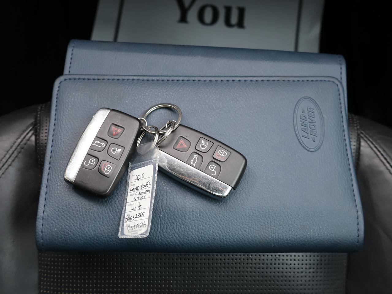 2016 Land Rover Discovery Sport HSE LUXURY AWD CERTIFIED *7 SEATS*L.R MAINTAIN* CAMERA NAV HEATED SEATS/STEERING BLUETOOTH PANO ROOF CRUISE ALLOYS Photo