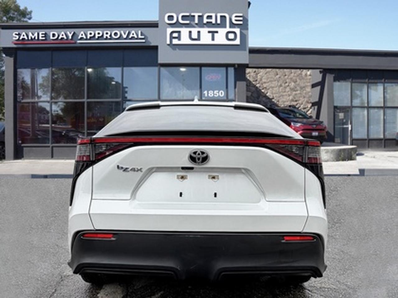2023 Toyota bZ4X LE FWD Photo4
