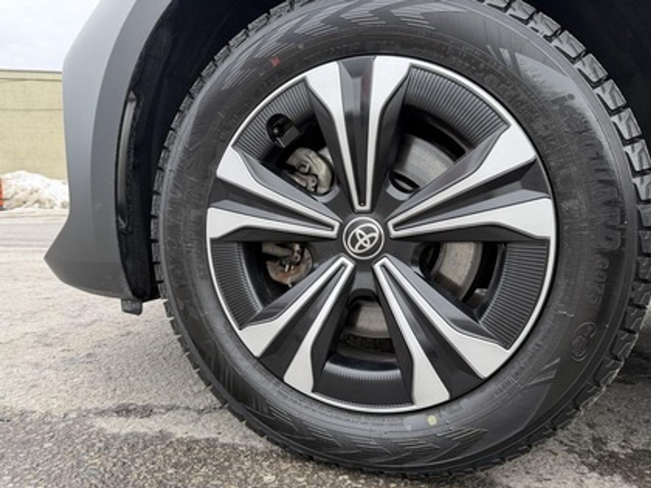 2023 Toyota bZ4X LE FWD Photo