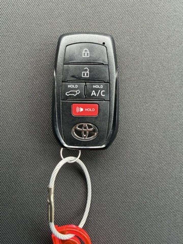 2023 Toyota bZ4X LE FWD Photo