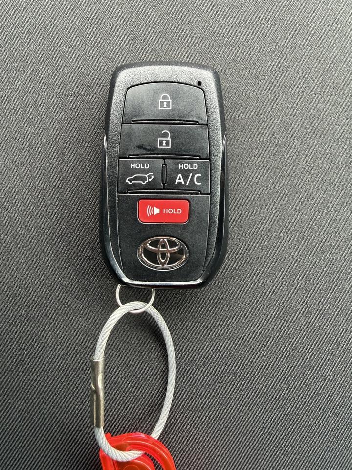 2023 Toyota bZ4X LE FWD Photo