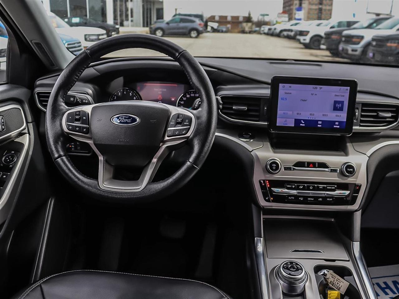 2022 Ford Explorer XLT 4WD Photo