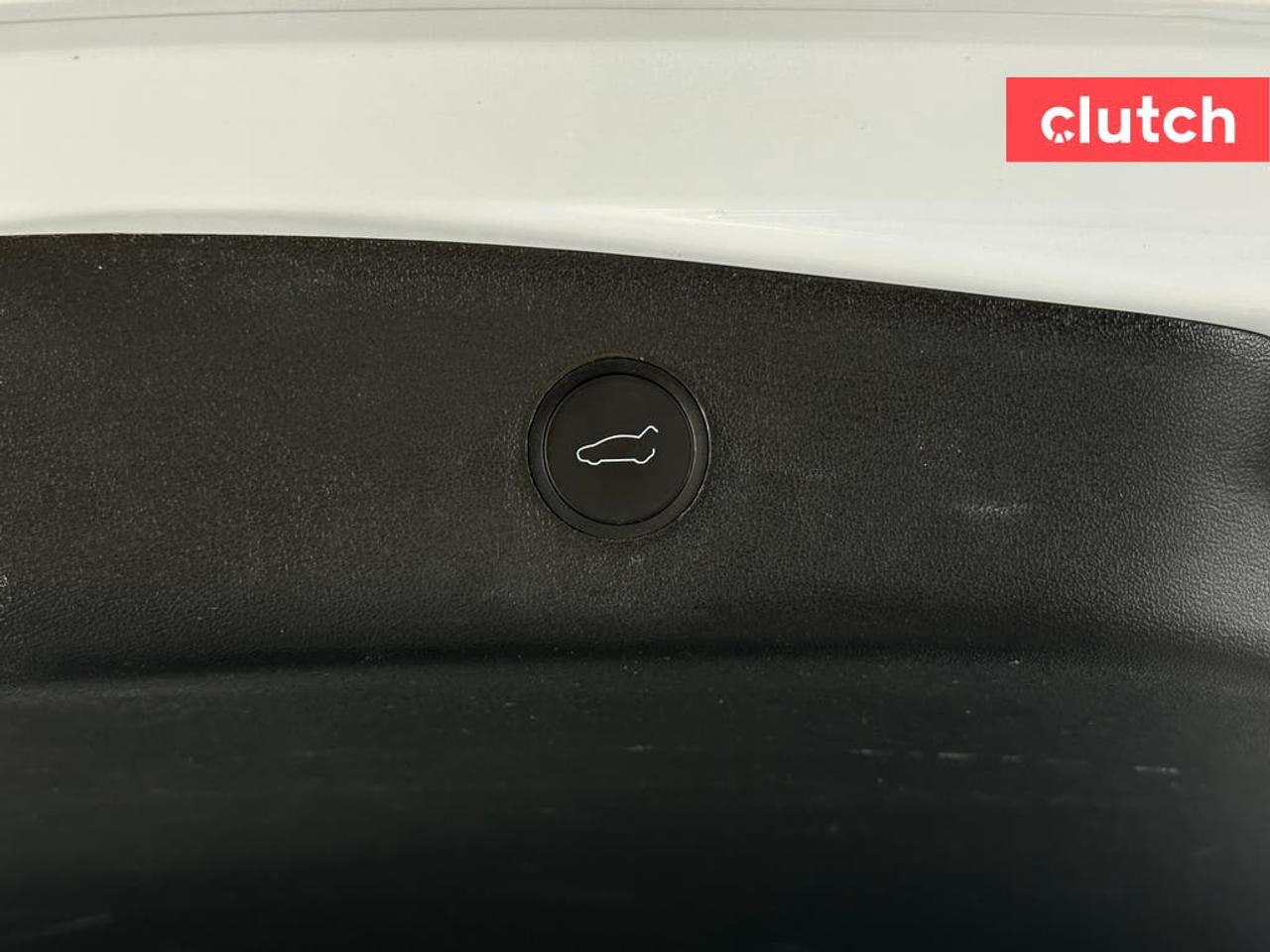 13747403