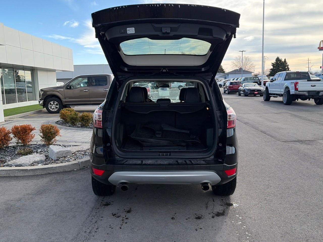 2018 Ford Escape Titanium 4WD Photo4