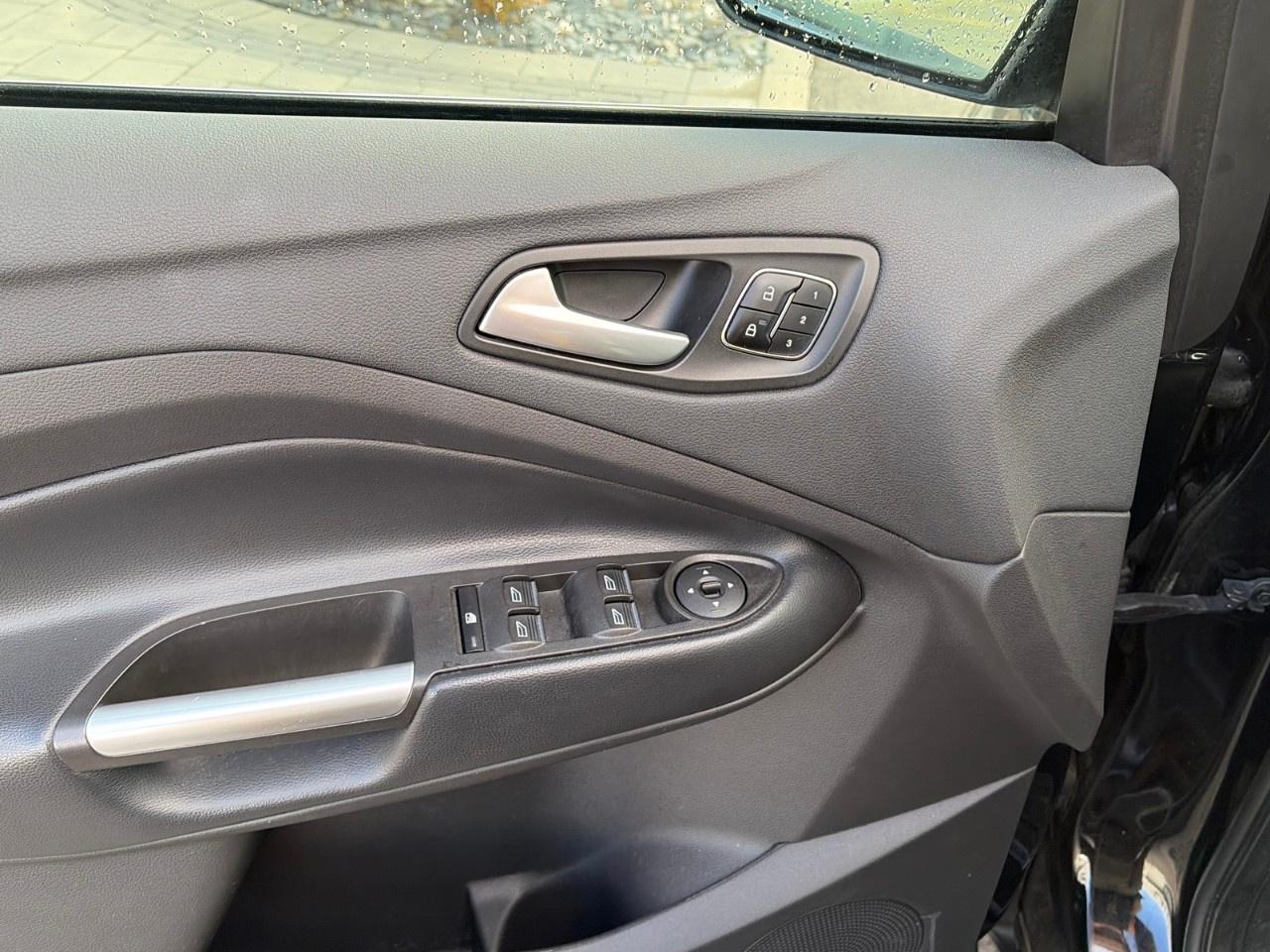 2018 Ford Escape Titanium 4WD Photo