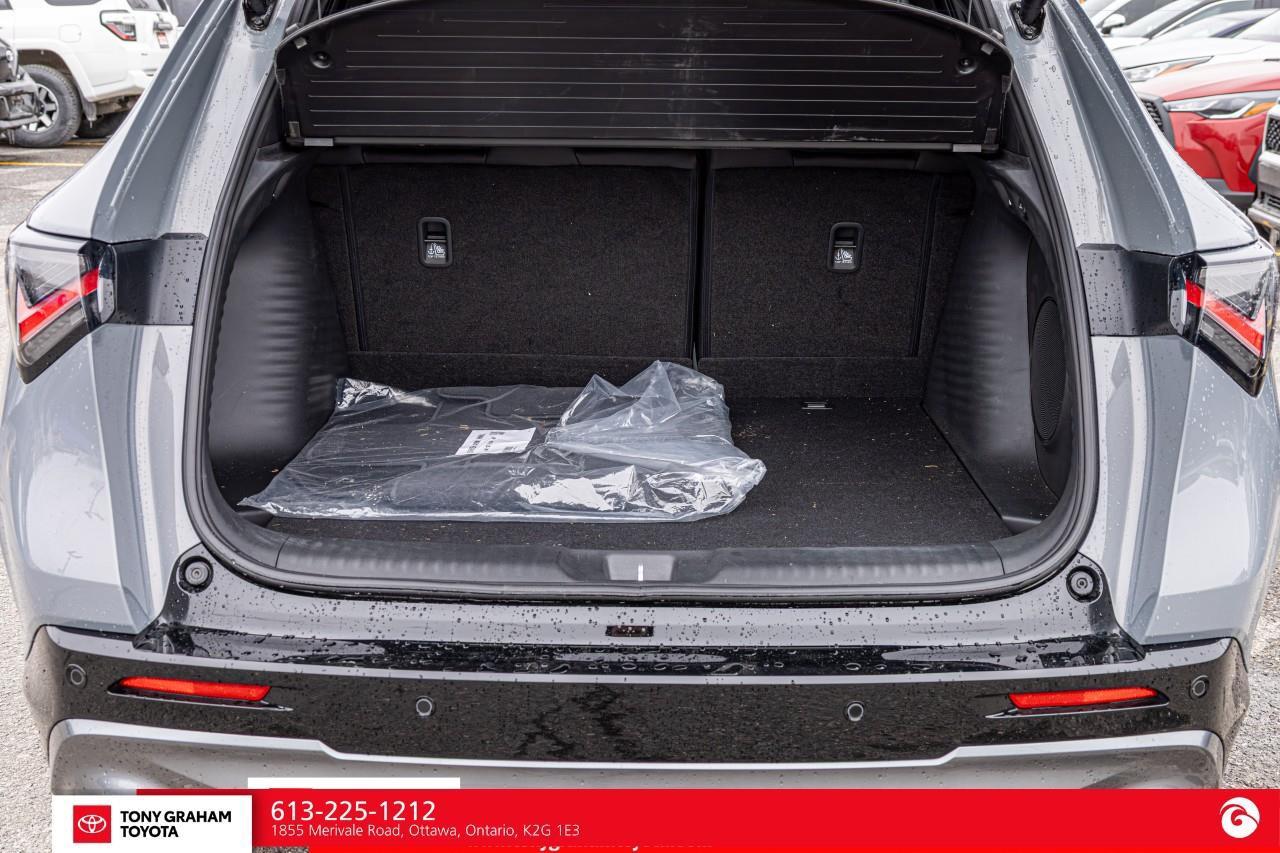 2025 Acura ADX Platinum Elite A-Spec Photo