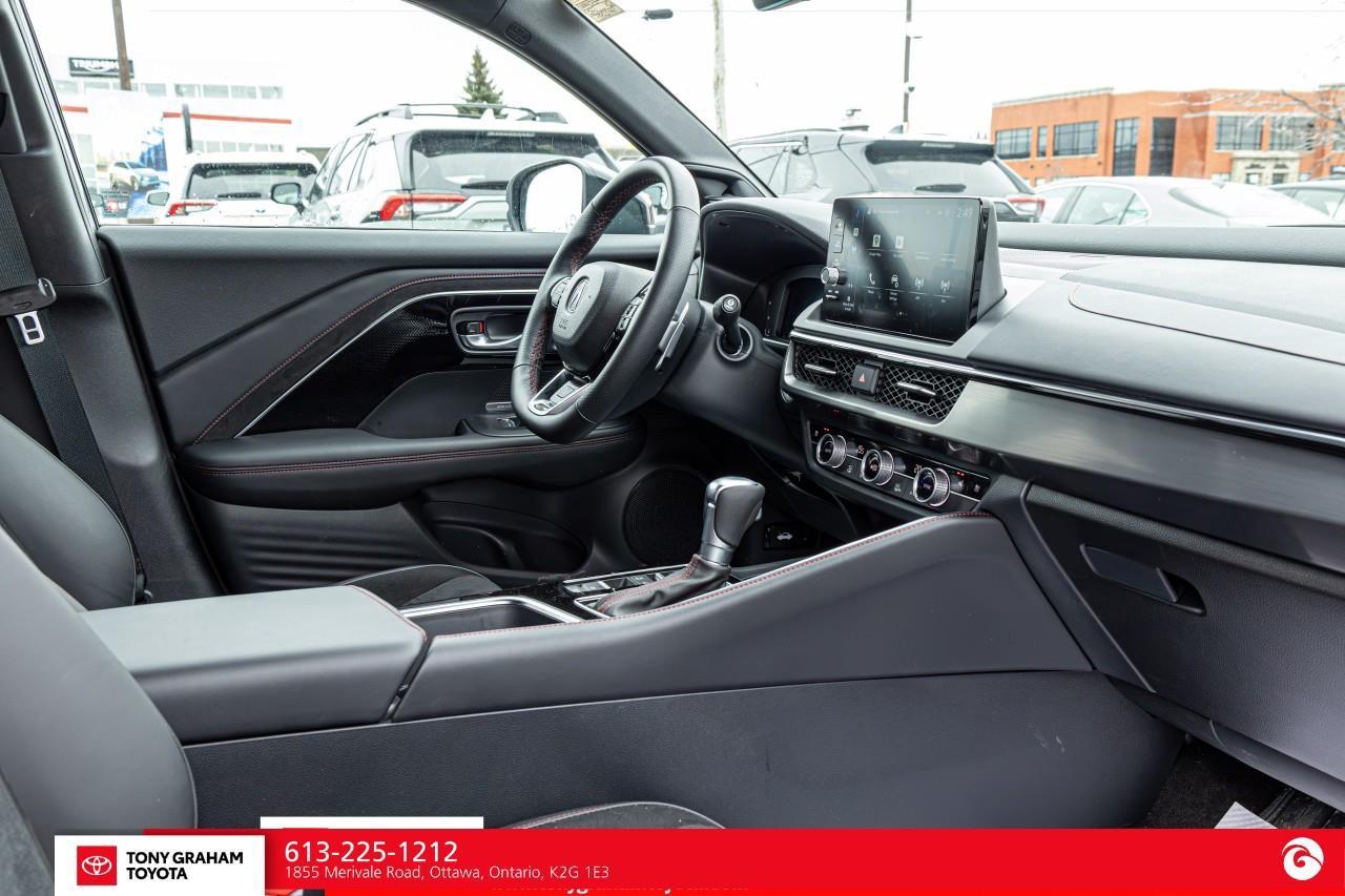 2025 Acura ADX Platinum Elite A-Spec Photo