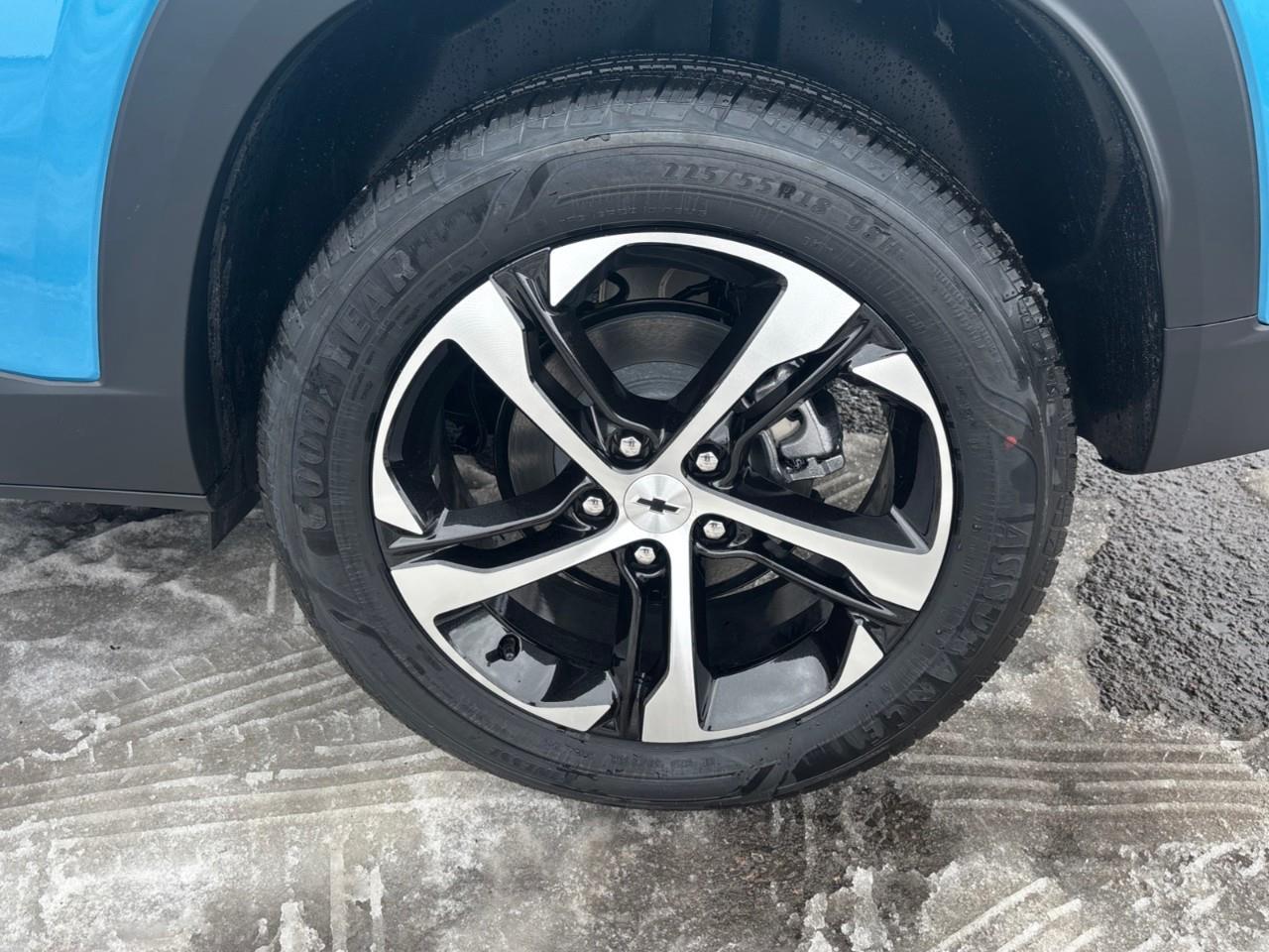 2026 Chevrolet Trax 1RS New 2026 5 Passenger FWD SUV With Heated Front Seats, Heated Steering Wheel, 18 Aluminum Wheels, 8 Colour Touchscreen Radio with Wireless Apple CarPlay and Android Auto Photo