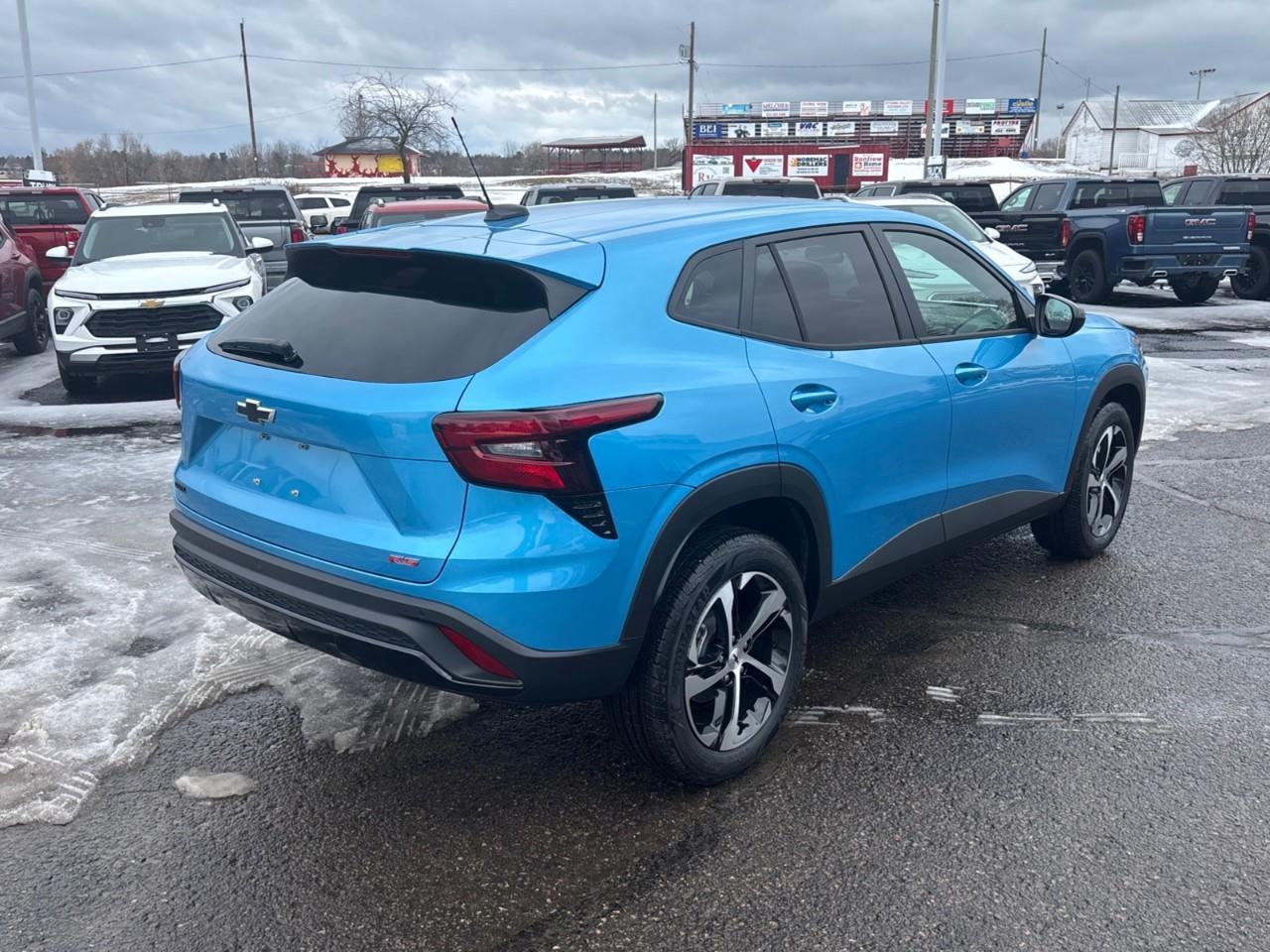 2026 Chevrolet Trax 1RS New 2026 5 Passenger FWD SUV With Heated Front Seats, Heated Steering Wheel, 18 Aluminum Wheels, 8 Colour Touchscreen Radio with Wireless Apple CarPlay and Android Auto Photo