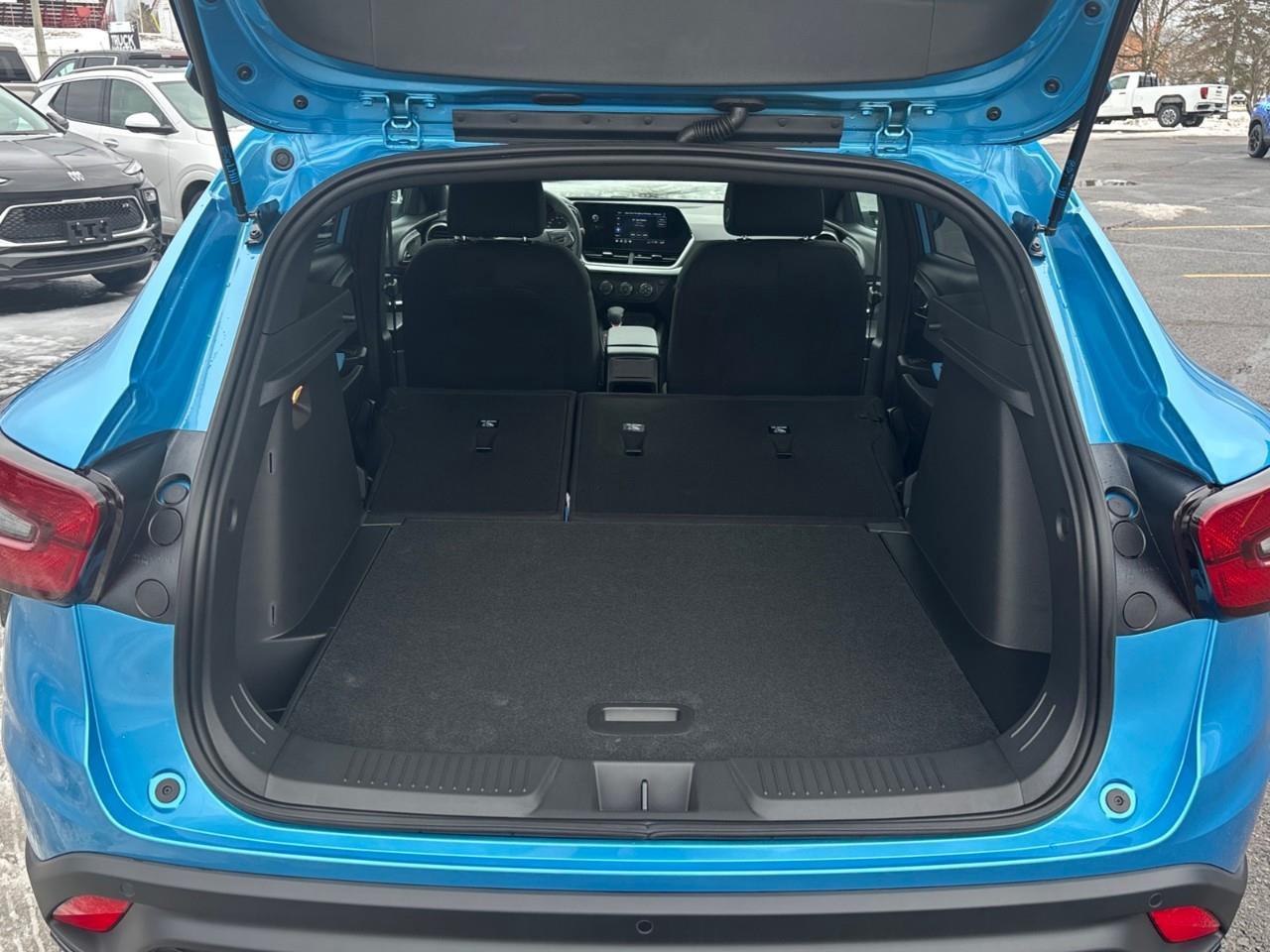 2026 Chevrolet Trax 1RS New 2026 5 Passenger FWD SUV With Heated Front Seats, Heated Steering Wheel, 18 Aluminum Wheels, 8 Colour Touchscreen Radio with Wireless Apple CarPlay and Android Auto Photo