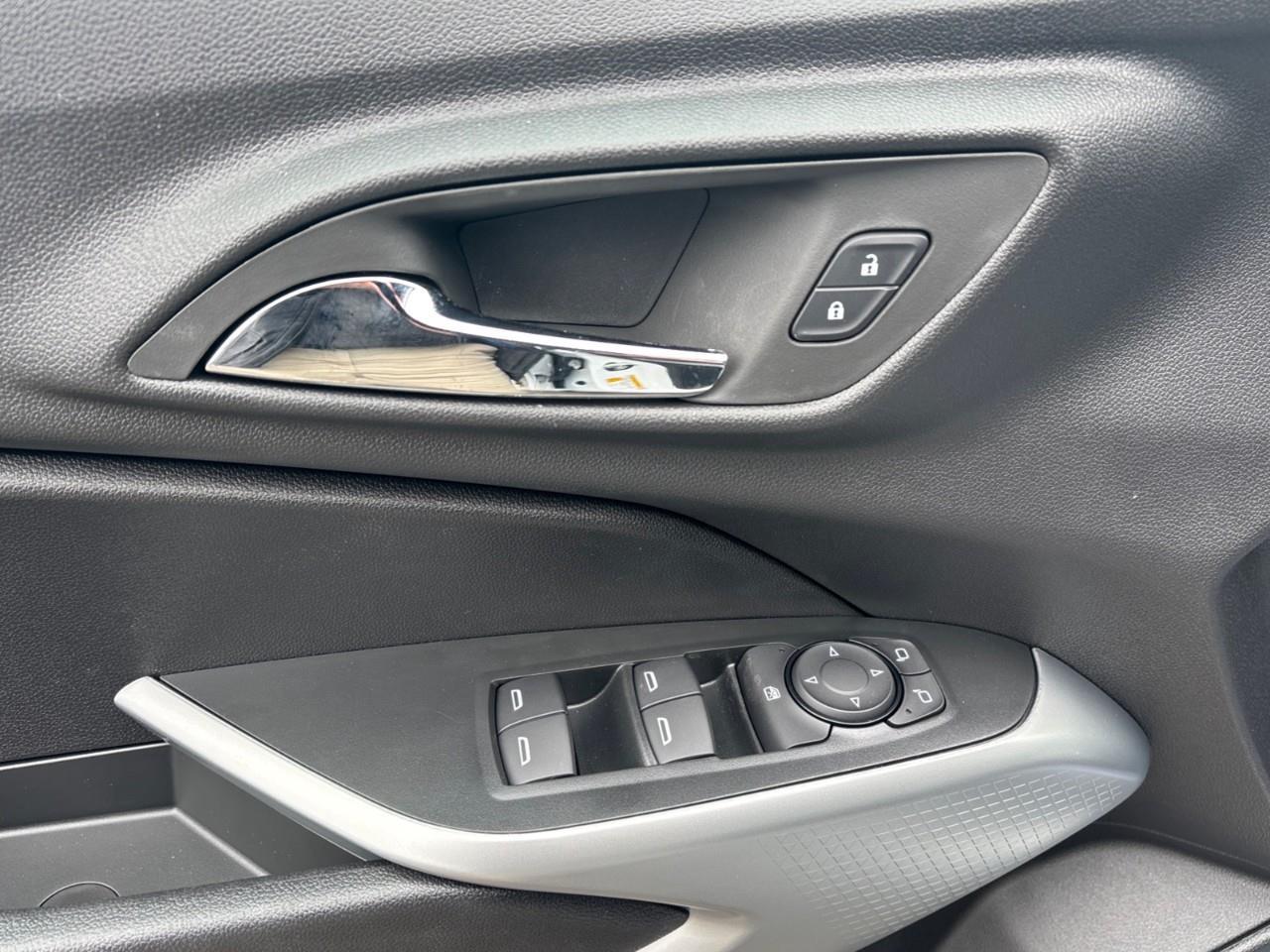 2026 Chevrolet Trax 1RS New 5 Passenger FWD SUV with 18 Black Aluminum Wheels, Heated Front Seats, Heated Steering Wheel, Remote Vehicle Start, Wireless Apple CarPlay/Android Auto and Chevy Safety Assist Photo