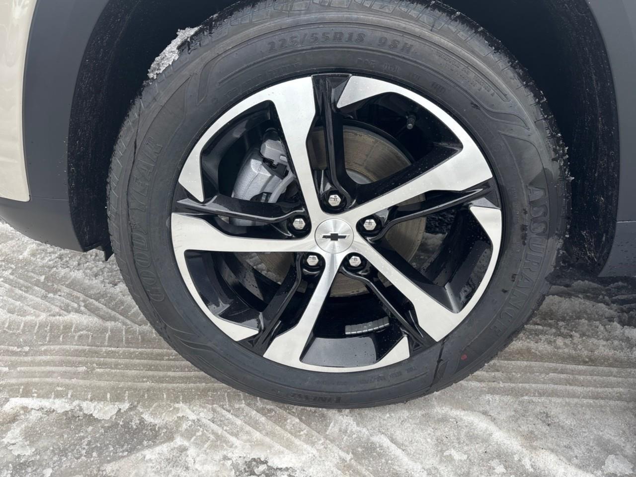 2026 Chevrolet Trax 1RS New 2026 5 Passenger FWD SUV With Heated Front Seats, Heated Steering Wheel, 18 Aluminum Wheels, 8 Colour Touchscreen Radio with Wireless Apple CarPlay and Android Auto Photo