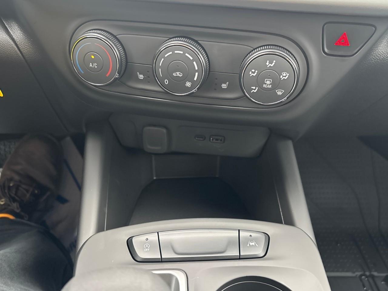 2026 Chevrolet Trax 1RS New 2026 5 Passenger FWD SUV With Heated Front Seats, Heated Steering Wheel, 18 Aluminum Wheels, 8 Colour Touchscreen Radio with Wireless Apple CarPlay and Android Auto Photo