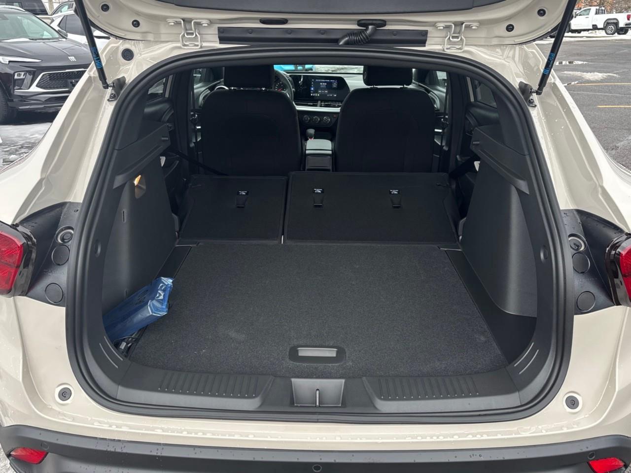 2026 Chevrolet Trax 1RS New 2026 5 Passenger FWD SUV With Heated Front Seats, Heated Steering Wheel, 18 Aluminum Wheels, 8 Colour Touchscreen Radio with Wireless Apple CarPlay and Android Auto Photo