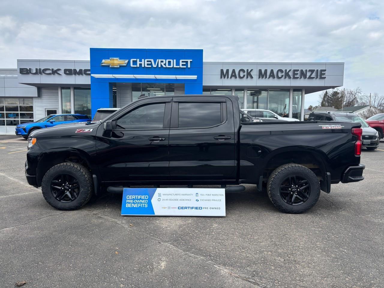 2022 Chevrolet Silverado 1500 LT Trail Boss Used 2022 Gas Powered 6.2L V8 Crew Cab 4X4 Truck with Factory 2 Lift Kit, Spray-In Bedliner, Leather Heated Front Seats, Heated Steering Wheel, Power Sunroof, and a 13.4 Diagonal Touchscreen Radio wit Photo3