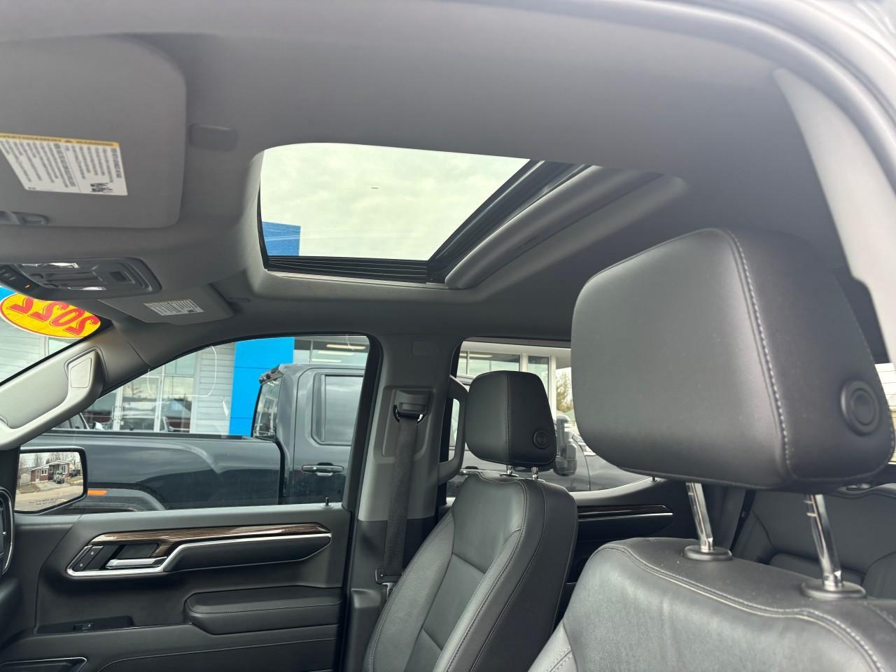 2022 Chevrolet Silverado 1500 LT Trail Boss Used 2022 Gas Powered 6.2L V8 Crew Cab 4X4 Truck with Factory 2 Lift Kit, Spray-In Bedliner, Leather Heated Front Seats, Heated Steering Wheel, Power Sunroof, and a 13.4 Diagonal Touchscreen Radio wit Photo