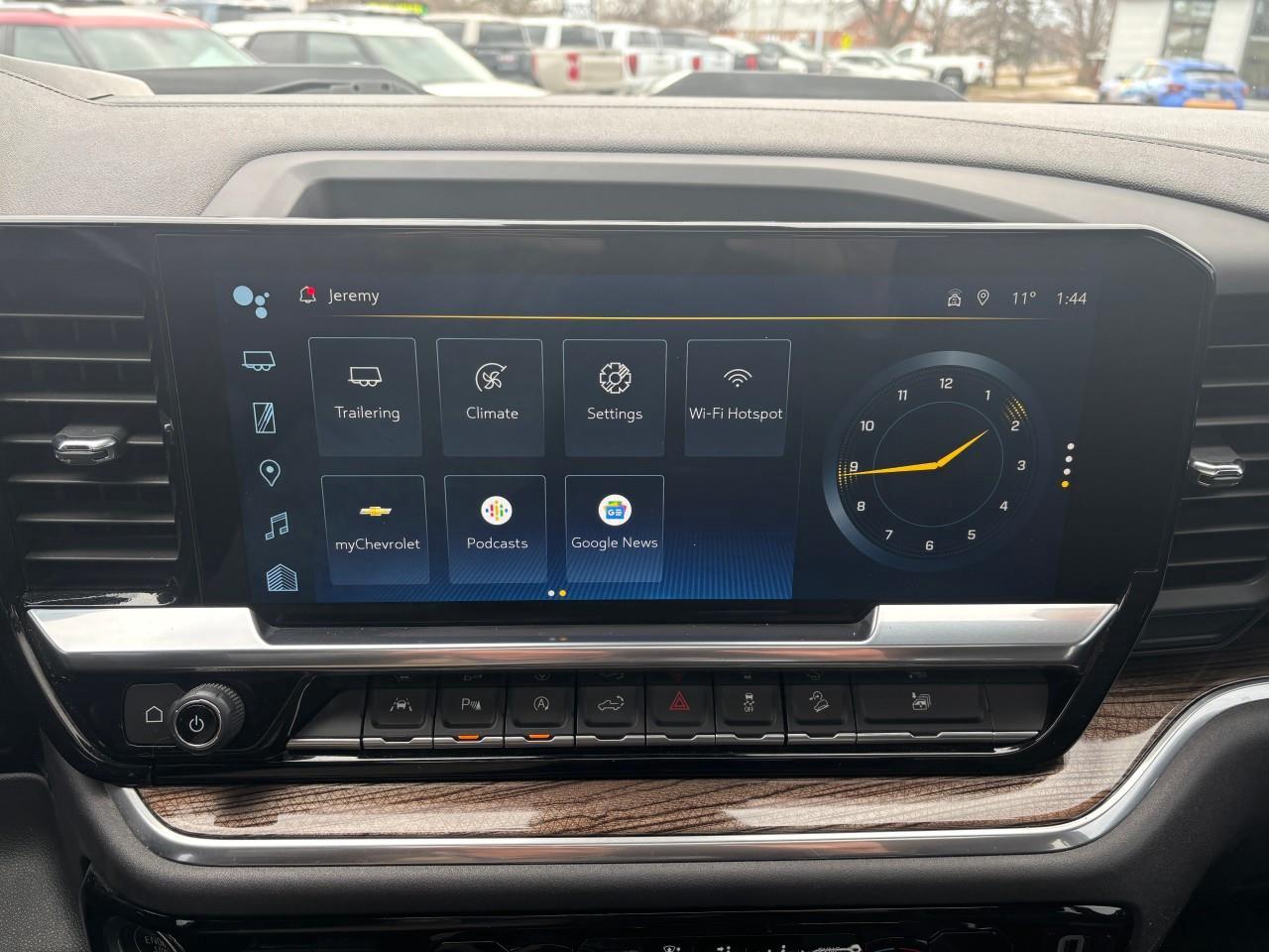 2022 Chevrolet Silverado 1500 LT Trail Boss Used 2022 Gas Powered 6.2L V8 Crew Cab 4X4 Truck with Factory 2 Lift Kit, Spray-In Bedliner, Leather Heated Front Seats, Heated Steering Wheel, Power Sunroof, and a 13.4 Diagonal Touchscreen Radio wit Photo