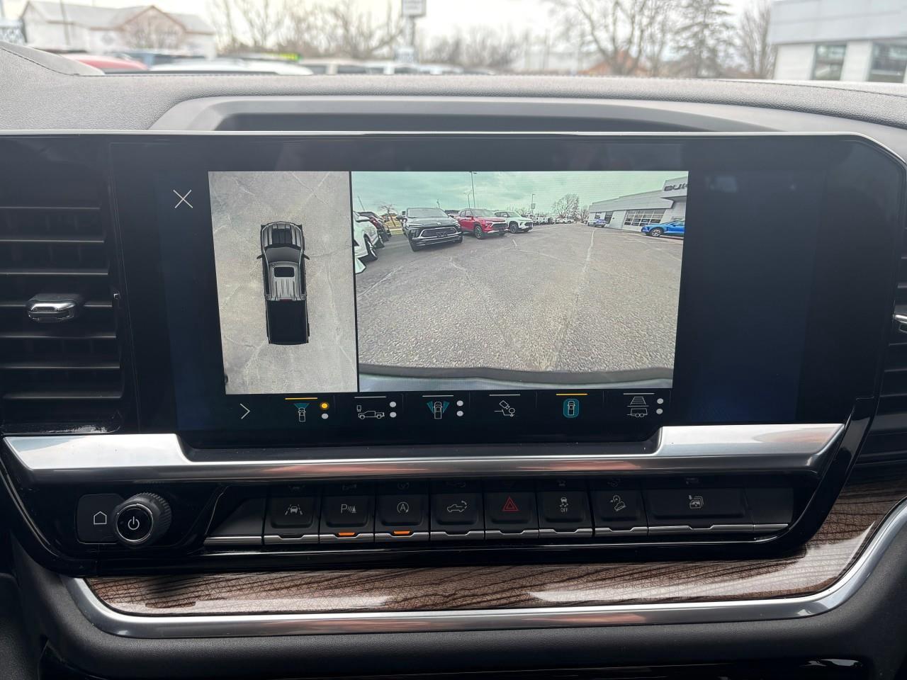 2022 Chevrolet Silverado 1500 LT Trail Boss Used 2022 Gas Powered 6.2L V8 Crew Cab 4X4 Truck with Factory 2 Lift Kit, Spray-In Bedliner, Leather Heated Front Seats, Heated Steering Wheel, Power Sunroof, and a 13.4 Diagonal Touchscreen Radio wit Photo