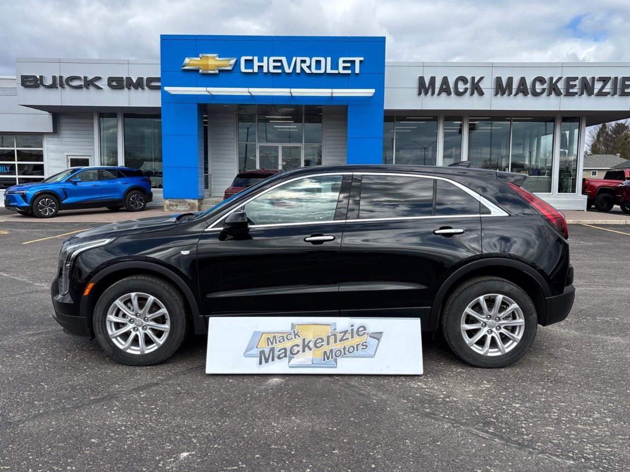 2023 Cadillac XT4 Luxury Photo3