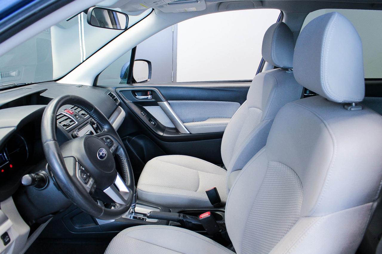 2018 Subaru Forester 2.5i Touring LOW KMS - HEATED FRONT SEATS - CLOTH SEATS - CLEAN CARFAX Photo