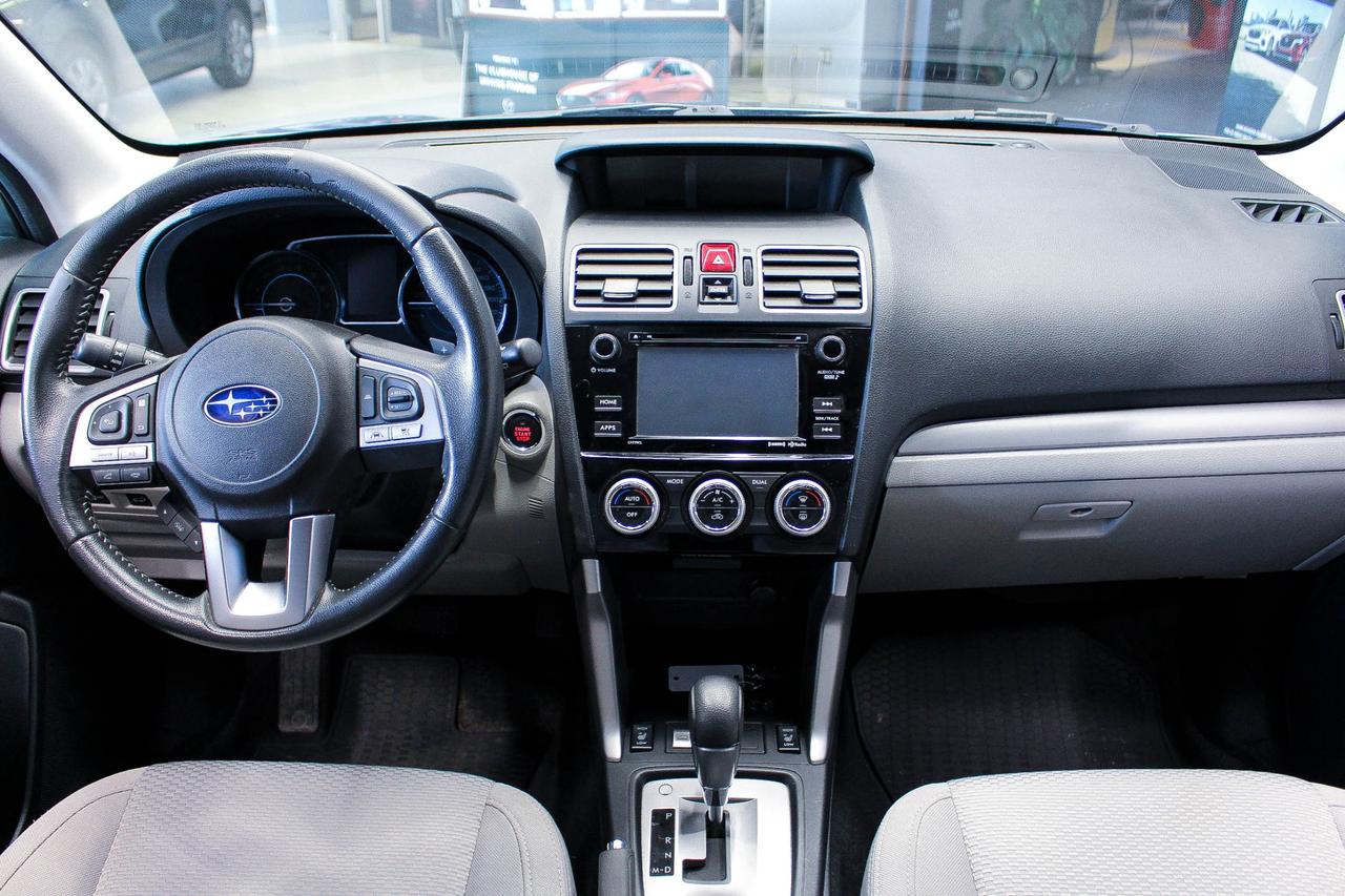 2018 Subaru Forester 2.5i Touring LOW KMS - HEATED FRONT SEATS - CLOTH SEATS - CLEAN CARFAX Photo