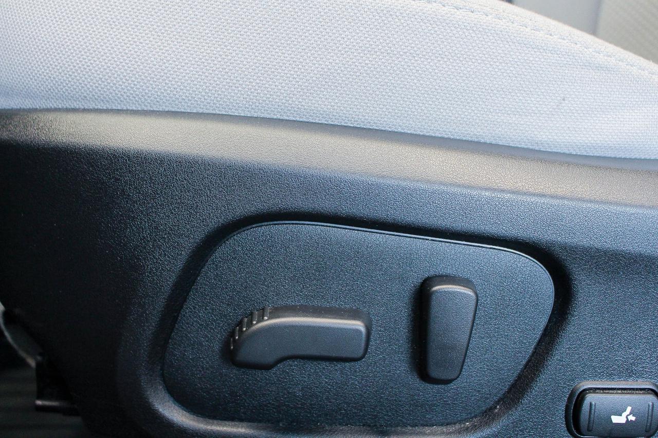 2018 Subaru Forester 2.5i Touring LOW KMS - HEATED FRONT SEATS - CLOTH SEATS - CLEAN CARFAX Photo