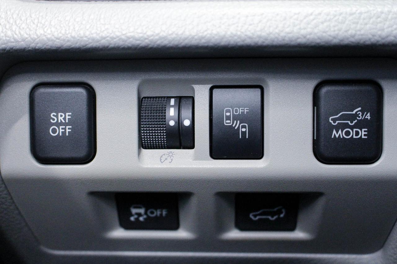 2018 Subaru Forester 2.5i Touring LOW KMS - HEATED FRONT SEATS - CLOTH SEATS - CLEAN CARFAX Photo