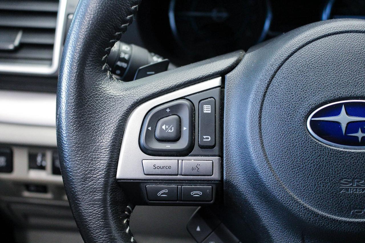 2018 Subaru Forester 2.5i Touring LOW KMS - HEATED FRONT SEATS - CLOTH SEATS - CLEAN CARFAX Photo