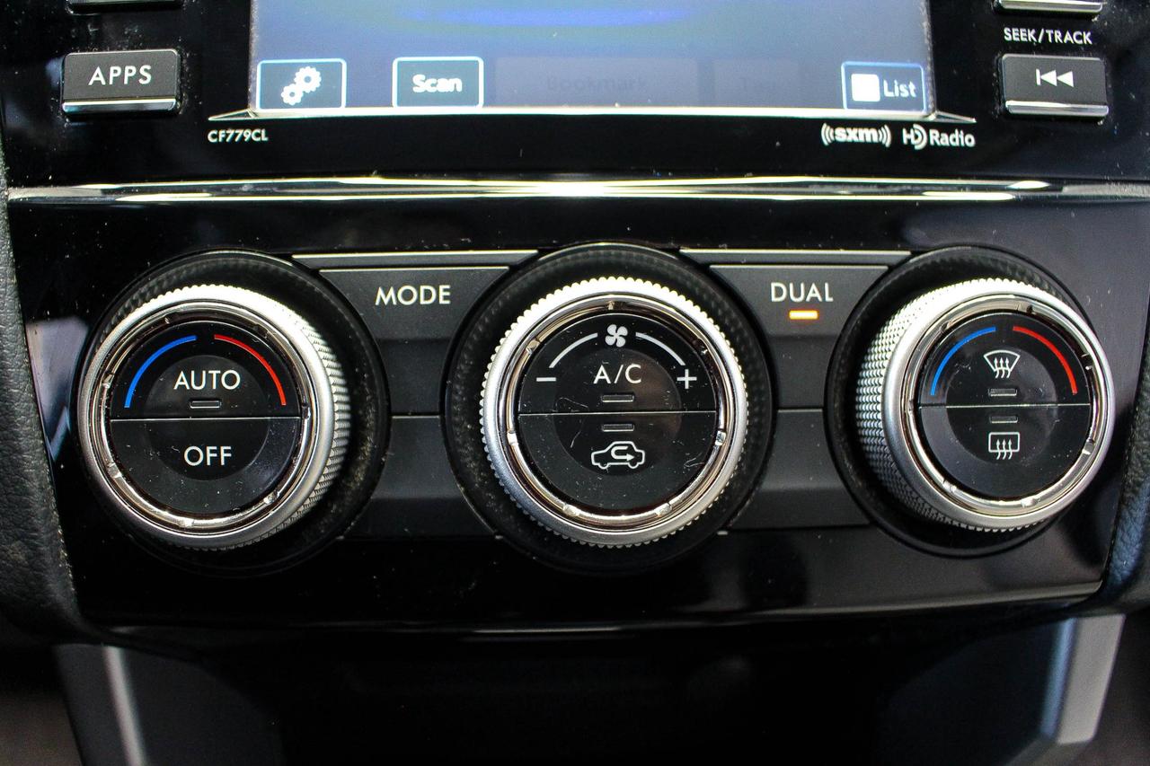 2018 Subaru Forester 2.5i Touring LOW KMS - HEATED FRONT SEATS - CLOTH SEATS - CLEAN CARFAX Photo