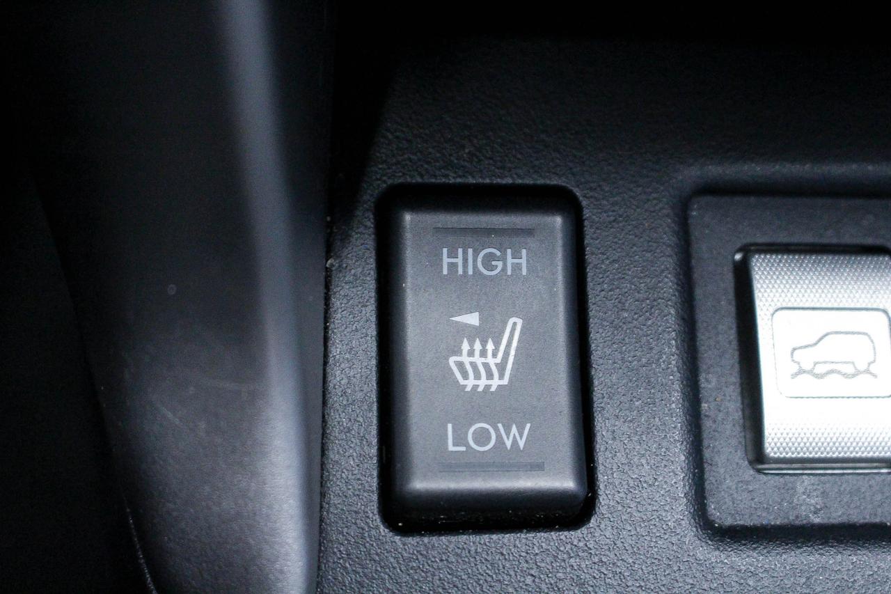 2018 Subaru Forester 2.5i Touring LOW KMS - HEATED FRONT SEATS - CLOTH SEATS - CLEAN CARFAX Photo