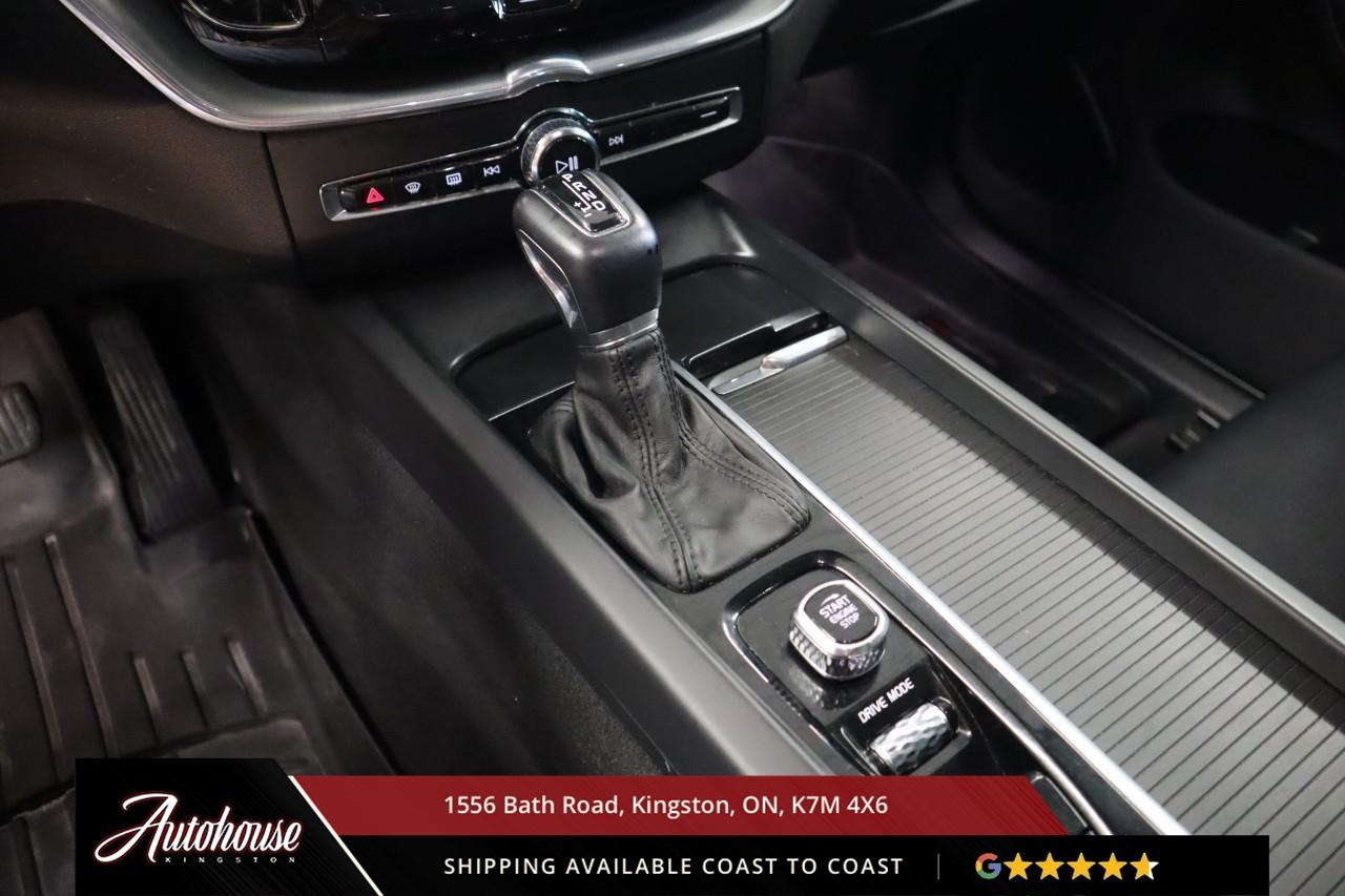 2021 Volvo XC60 T6 Momentum NAVIGATION - LEATHER Photo